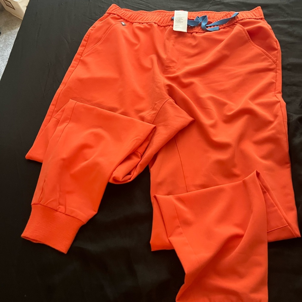 Mens figs XL Orange jogger